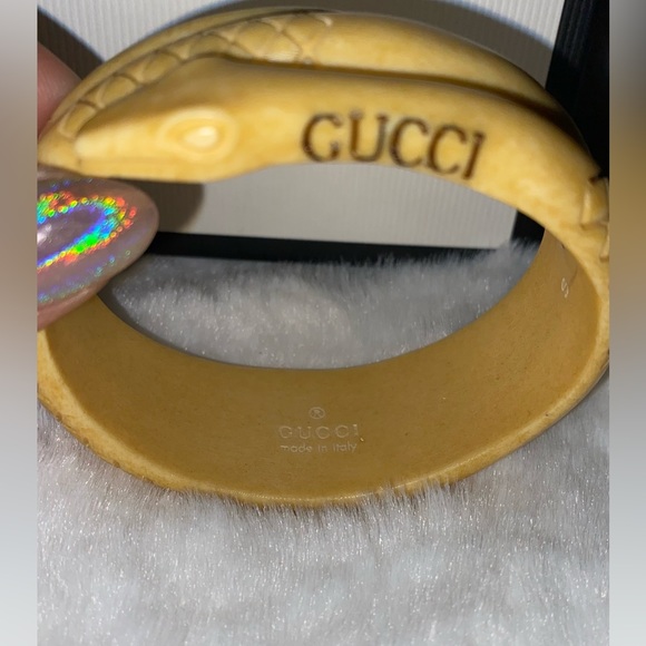 New Gucci Women Ivory Resin Snake Engraved Bracelet Bangle S - Picture 5 of 5